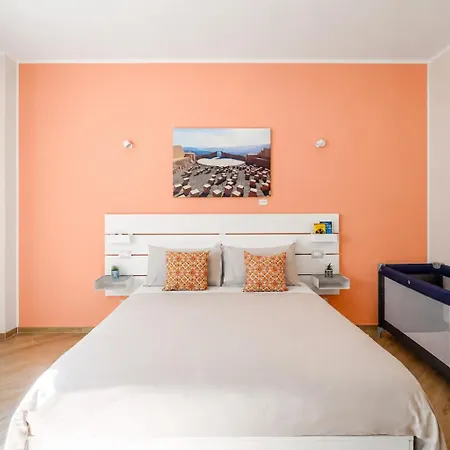 Kalatafimi - 2 Bedroom Flat & Balcony شقة